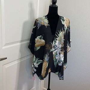 Fashion Collection Black Palm Leaf Kimono 100% Polyester Open Dolman Sleeve Top